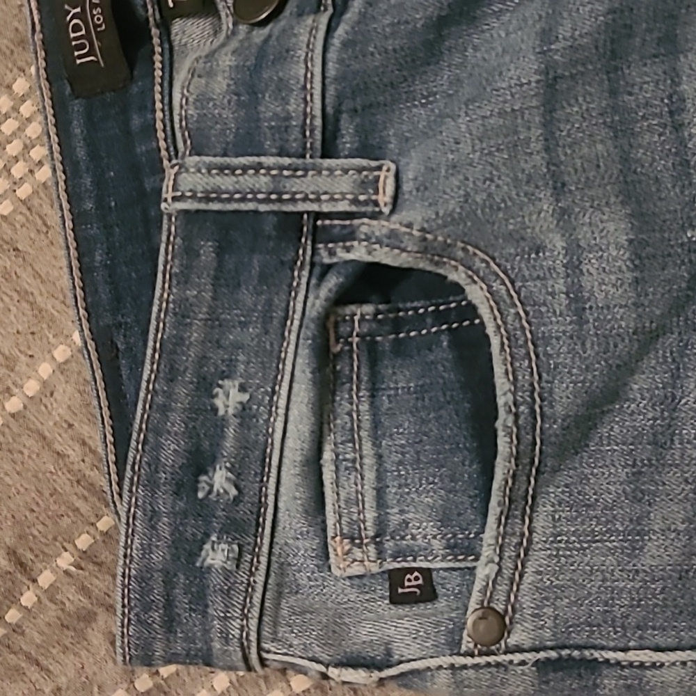 NWT judy blues distressed denim - Picture 5 of 8